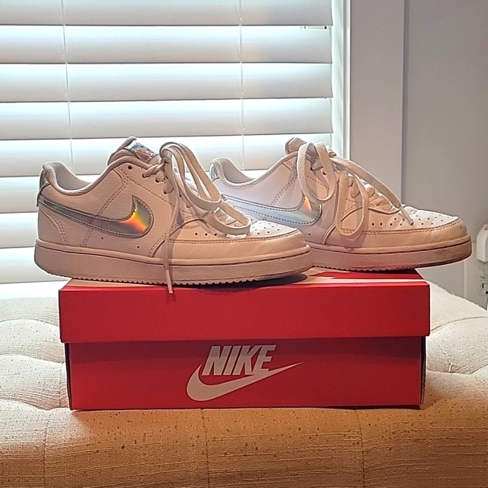 Nike Court Vision Lo, size 6, white